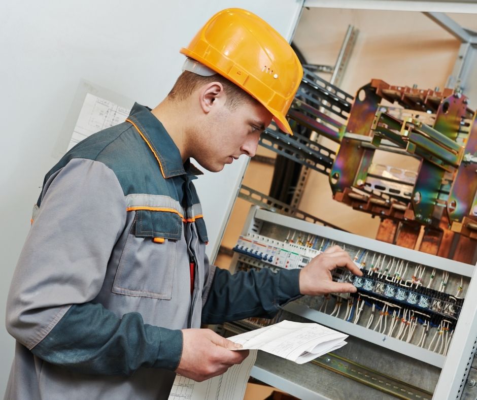 Commercial Maintenance &amp; Repair Services: maintenance of electrical system, automated systems and control system, troubleshooting electrical control system, design install and maintain electric installation, code correction, ballast replacement and ballast upgrades