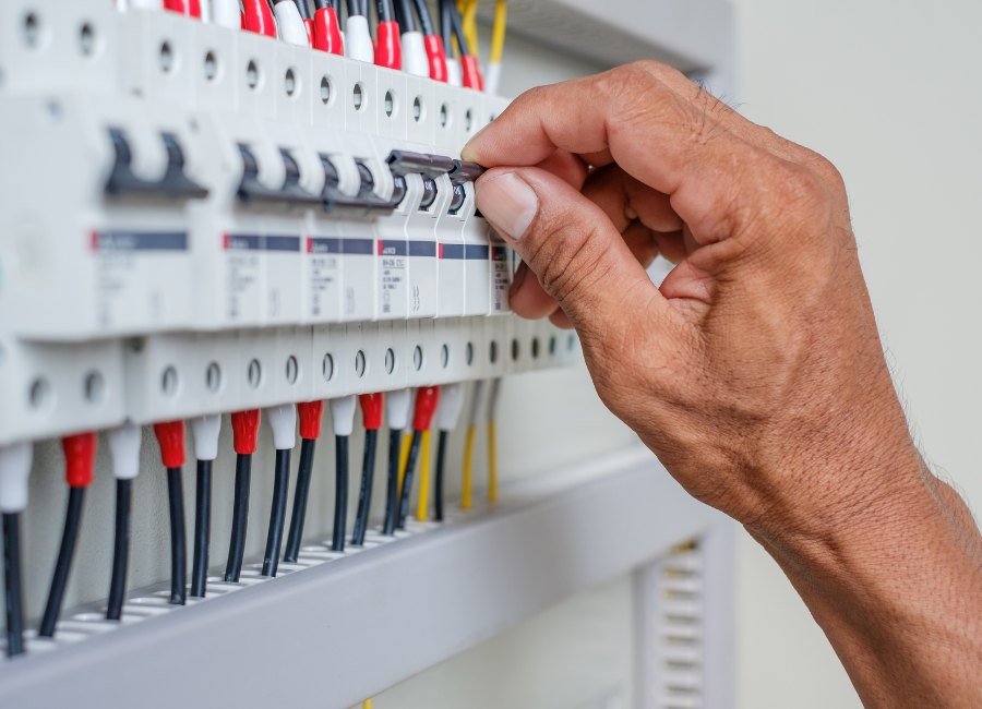 How to Know If Your Circuit Breaker Is Overloaded and Needs Replacement?